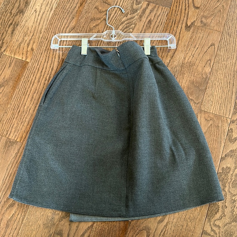 Uniqlo grey skirt